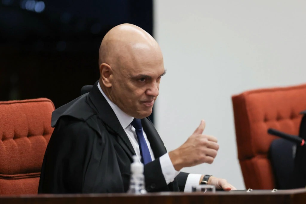 Câmara de Cuiabá reprova decisão de Moraes e aprova moção em defesa de Bolsonaro