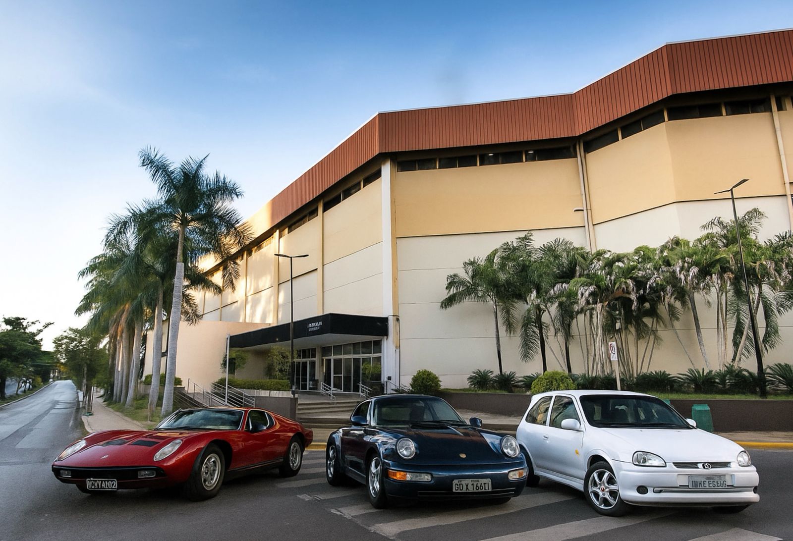 ‘Encontro de Carros Clássicos’ movimenta shopping em Cuiabá neste domingo (5)